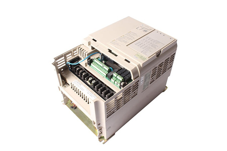CIMR-L7B4011 YASKAWA VARISPEED L7 SIN CUBIERTA
