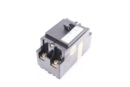 EA32 FUJI ELECTRIC SECCIONADOR