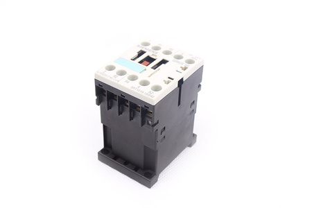 3RT1516-1BB40 SIEMENS IE AC-1 22A 690V 24VDC