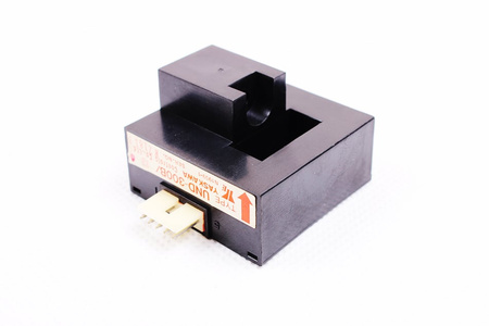 UND-300B/75 YASKAWA TRANSFORMADOR DE CORRIENTE