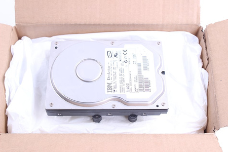 IC35L020AVVN07-0 IBM DESKSTAR 3.5" 20GB ATA/IDE