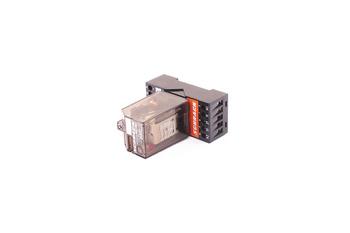 MR3130C4 SCHRACK 24V RELÉ