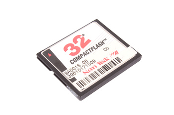 9A0015.06 SANDISK 32MB