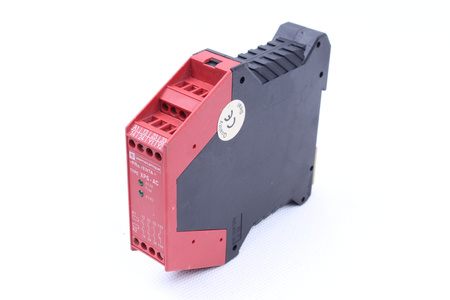 XPS-AC TELEMECANIQUE XPSAC3721 RELEVO DE SEGURIDAD