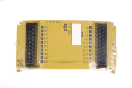 PNOZ MC1P PILZ 773700 RELEVO DE SEGURIDAD
