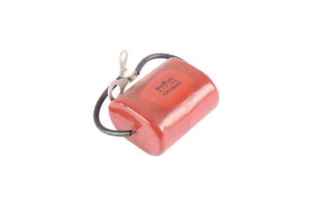 CONDENSADOR 8654 SHIZUKI 4.7+/-10% 600V, 45X35MM