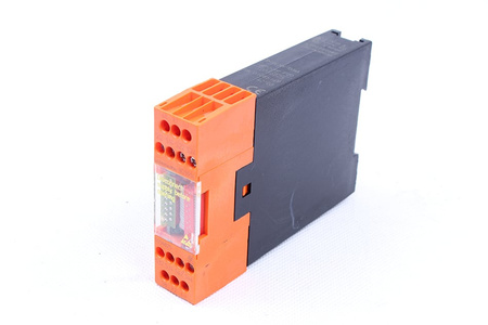 BG5914.08/01MF0 DOLD RELEVO DE SEGURIDAD