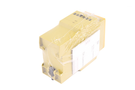 PNOZ X3 230VAC 24VDC 3N/O 1N/C 1SO PILZ 774318 RELEVO DE SEGURIDAD