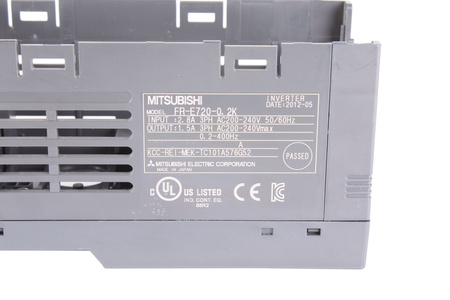 FR-E720-0.2K MITSUBISHI ELECTRIC FRENTE DE LA CAJA