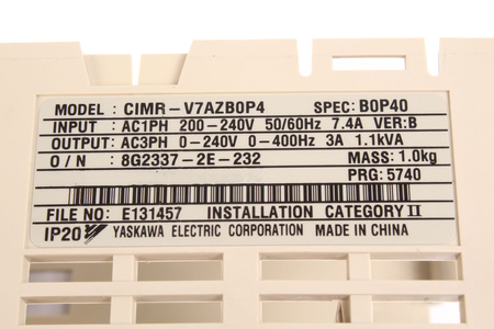 CIMR-V7AZB0P4 YASKAWA CAJA
