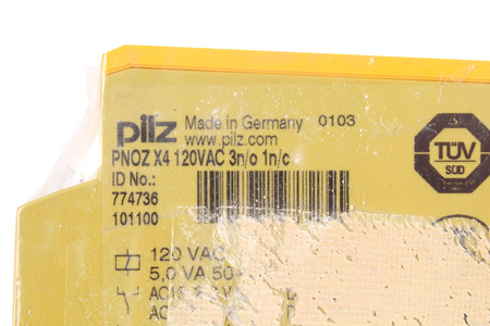 PNOZ X4 120VAC 3N/O 1N/C PILZ 774736 RELEVO DE SEGURIDAD