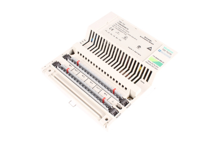 170BAM09600 TELEMECANIQUE TSXTIO/IS