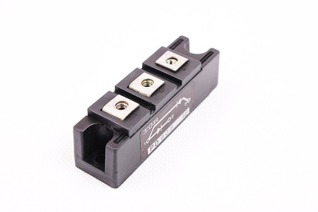 RECTIFICADOR EN PUENTE DE POTENCIA PD908 IOR