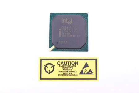SL37M INTEL FW82371EB
