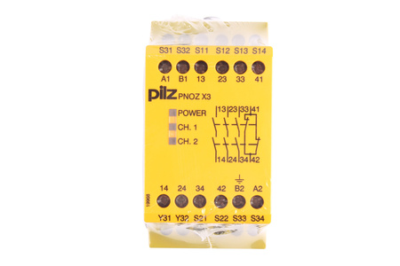 PNOZ X3 230VAC 24VDC 3N/O 1N/C 1SO PILZ 774318 RELEVO DE SEGURIDAD