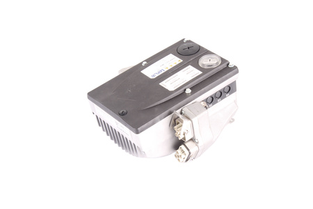 E84DGDVB30242PS LENZE 8400 MOTEC DRIVE UNIT