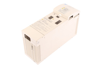 CVST21023 YASKAWA CIMR-MR5N47P5 CAJA