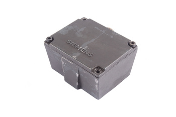 1PH5138-4CF46-Z SIEMENS 084.30739+085.30640 CAJA DE MOTOR